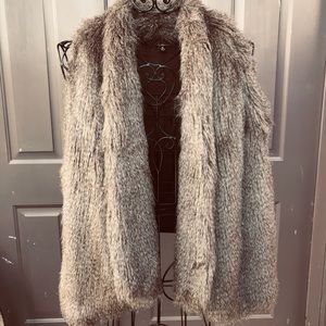 Lisa International Women’s Sleeveless Vest